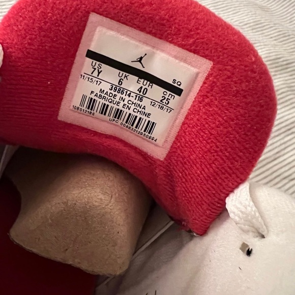 2018 Jordan 3 Retro - Picture 7 of 9